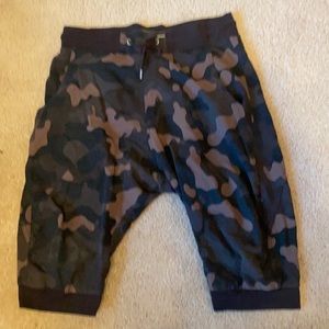 H&M camo sworts (sweats/shorts) joggers